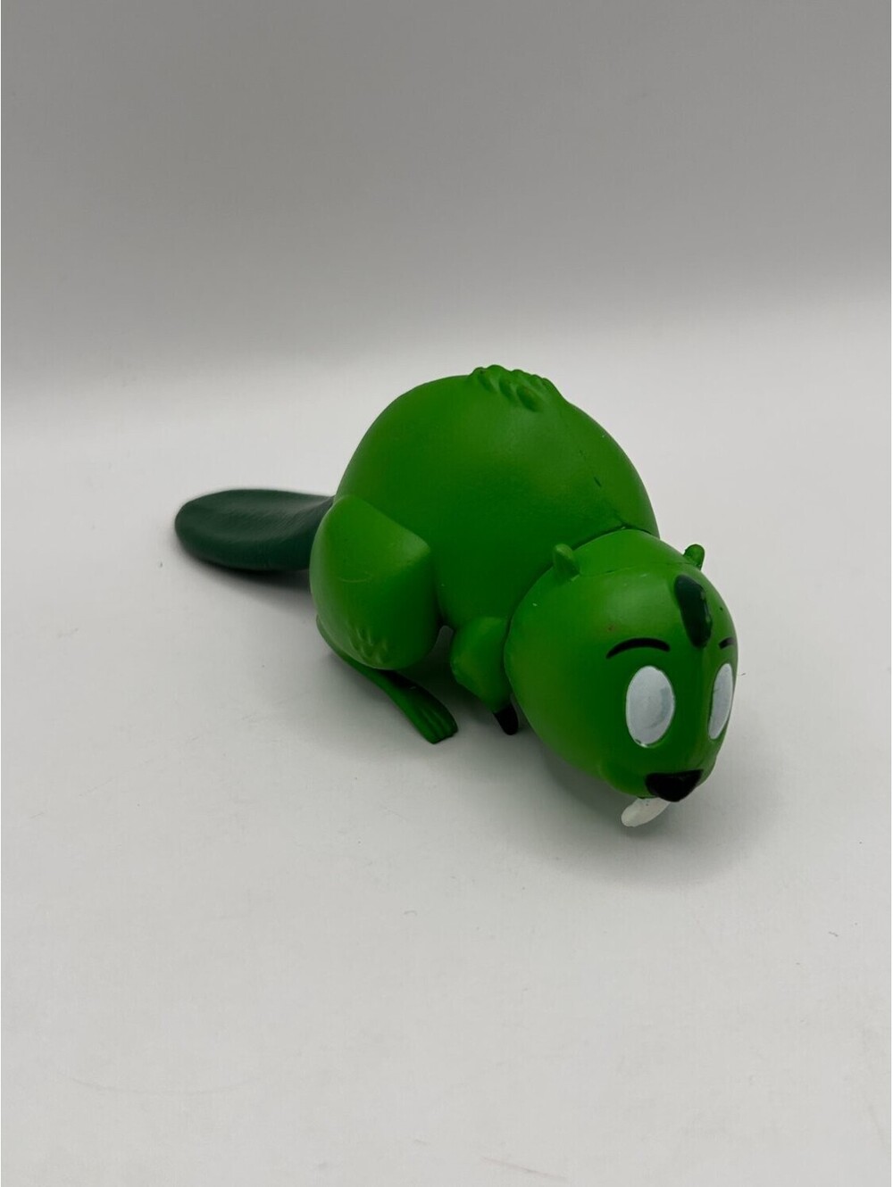 DC Comics Beast Boy Beaver Figurine Buck Tooth Green Boys